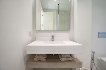 https://cdn.resales-online.com/public/x1ahv6wm6l/properties/89a7032c04ac11eeb6600217bc231ef4/w1200/30-5e8634ec9576c9ad4825a6dec5b5d375.jpg?v=1687031699