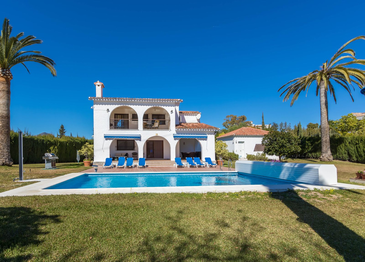 https://cdn.resales-online.com/public/114f0k50d5/properties/bf7b23ca307d11eea7b50217bc231ef4/w1200/1-7980e48d732b6fc85c14b43b94d2aa54.jpg?v=1690910304