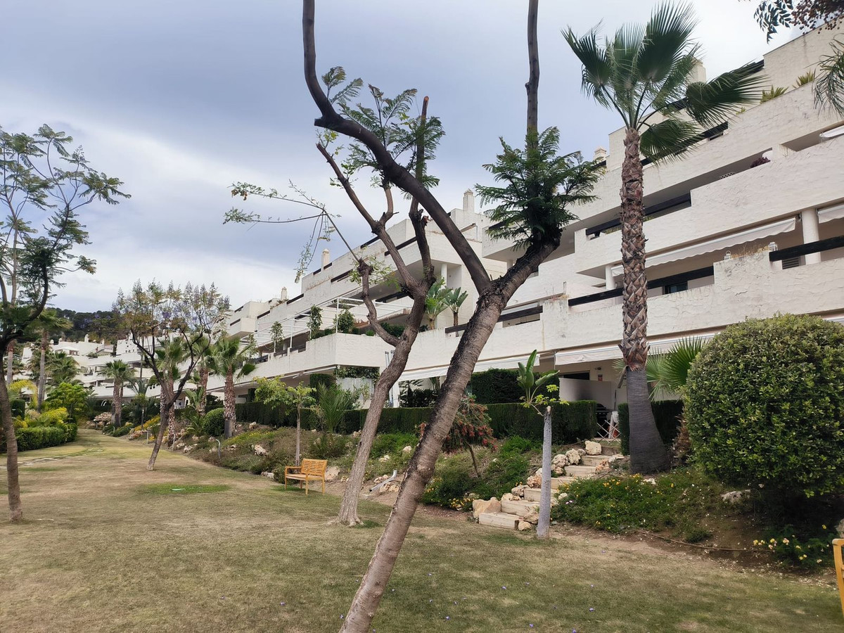 https://cdn.resales-online.com/public/rm0tgt2gcc/properties/adb4c54a0b9f11ef857e0217bc231ef4/w1200/1-7980e48d732b6fc85c14b43b94d2aa54.jpg?v=1715000898