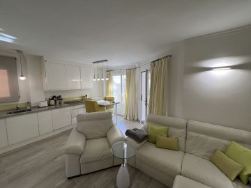 https://cdn.resales-online.com/public/l5qiehb852/properties/4166c687b6de11ef84cf0217bc231ef4/w1200/3-e898b2bb2a2fdfd06d2c39894dce8316.jpg?v=1733831041