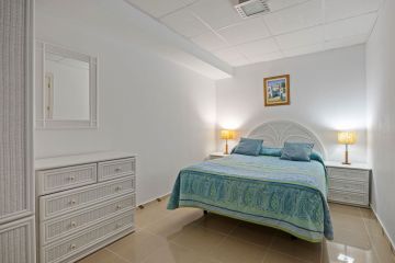 https://cdn.resales-online.com/public/zzioxgugw0/properties/e3bcddffd7fb11ef8ce602e0405b089b/w1200/29-7c2f312881aea9bbe9ddaeb9640e2c9a.jpg?v=1737471890