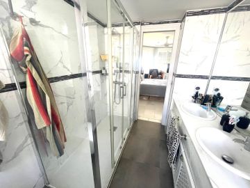 https://cdn.resales-online.com/public/u6447mvlgg/properties/cba5cff5e8a211ef8ce602e0405b089b/w1200/16-ec67b526875bf0124b6ce4328a754439.jpg?v=1739301145