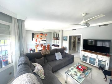 https://cdn.resales-online.com/public/u6447mvlgg/properties/cba5cff5e8a211ef8ce602e0405b089b/w1200/7-aa4cc561180b369757c0bb4af9886cd3.jpg?v=1739301145
