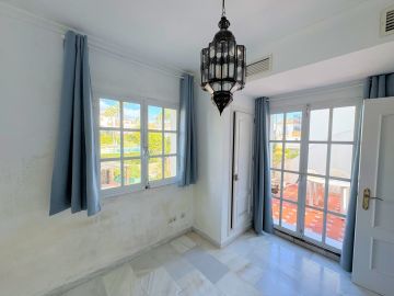 https://cdn.resales-online.com/public/1xds0dbjlvabipl6/properties/471e7590e8ac11ef8ce602e0405b089b/w1200/18-cc72f169493c096e712837ff5d8b6e41.jpg?v=1739539570