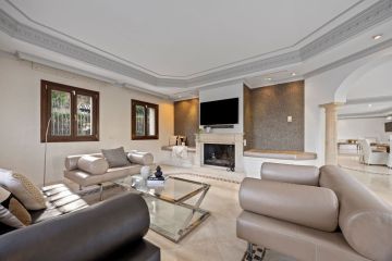 https://cdn.resales-online.com/public/zzioxgugw0/properties/43fac823f9a811ef8cfb02e0405b089b/w1200/13-5fd73dea700db77384c091ca9818b1a9.jpg?v=1741357409