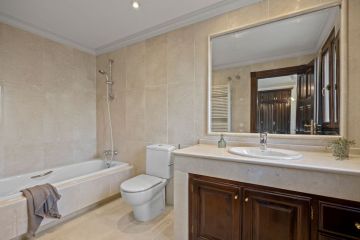 https://cdn.resales-online.com/public/zzioxgugw0/properties/43fac823f9a811ef8cfb02e0405b089b/w1200/39-a493fe9149752455d4aa759b42ca0ea1.jpg?v=1741357409