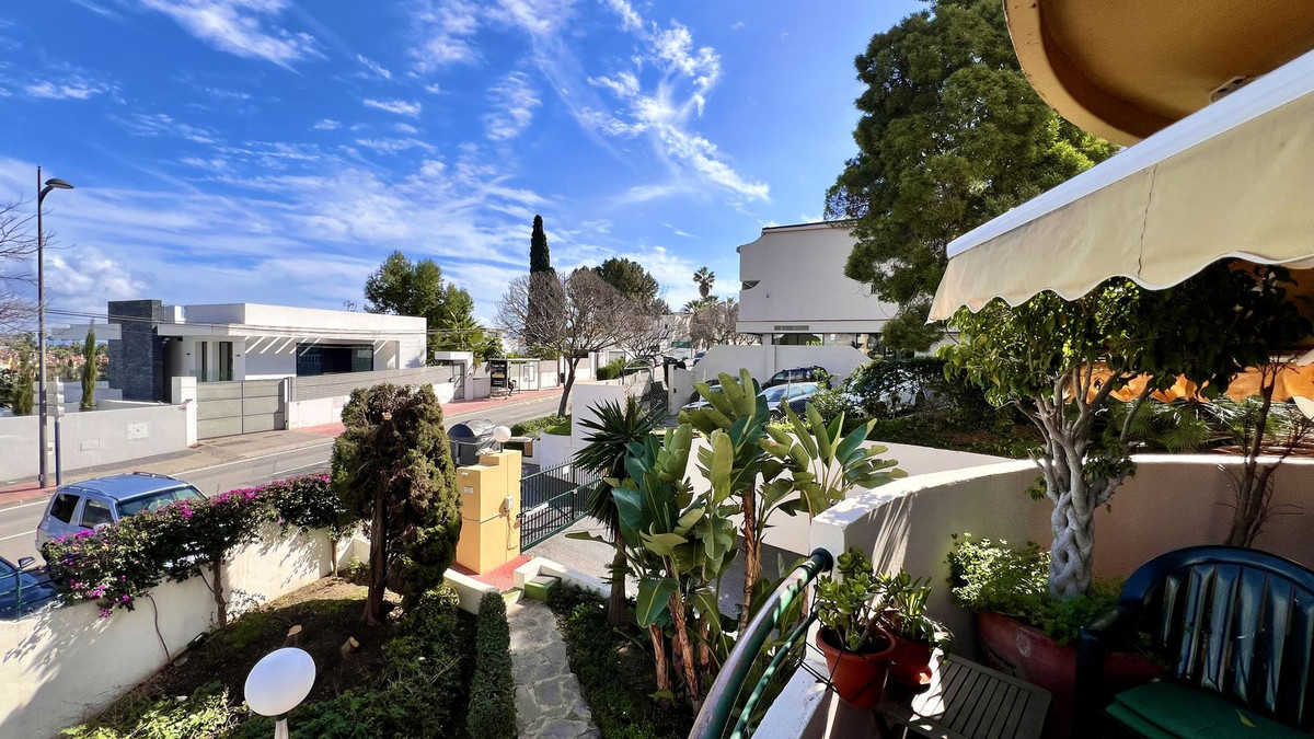 https://cdn.resales-online.com/public/un4peeg4/properties/58d90223e7d111ef8ce602e0405b089b/w1200/1-7980e48d732b6fc85c14b43b94d2aa54.jpg?v=1741602444