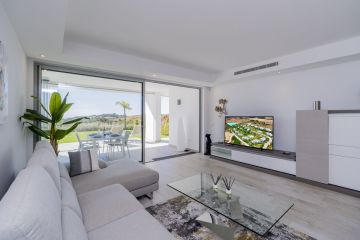 https://cdn.resales-online.com/public/rvs13dstz7/properties/3a3a61bdff3111ef8cfb02e0405b089b/w1200/10-bb915d1cb19341576dcdc994b81ab9c5.jpg?v=1741781129