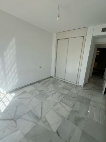 https://cdn.resales-online.com/public/lez7769oty/properties/2d01db43001411f08cfb02e0405b089b/w1200/15-11d12f2f454f2f5e9b981fdd8b901d51.jpg?v=1741879565