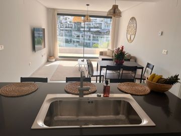 https://cdn.resales-online.com/public/nn7cl5i4kw/properties/b6b3c026033011f08cfb02e0405b089b/w1200/10-bb915d1cb19341576dcdc994b81ab9c5.jpg?v=1742221757