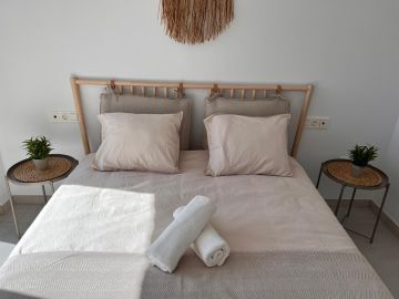 https://cdn.resales-online.com/public/nn7cl5i4kw/properties/b6b3c026033011f08cfb02e0405b089b/w1200/16-ec67b526875bf0124b6ce4328a754439.jpg?v=1742221757
