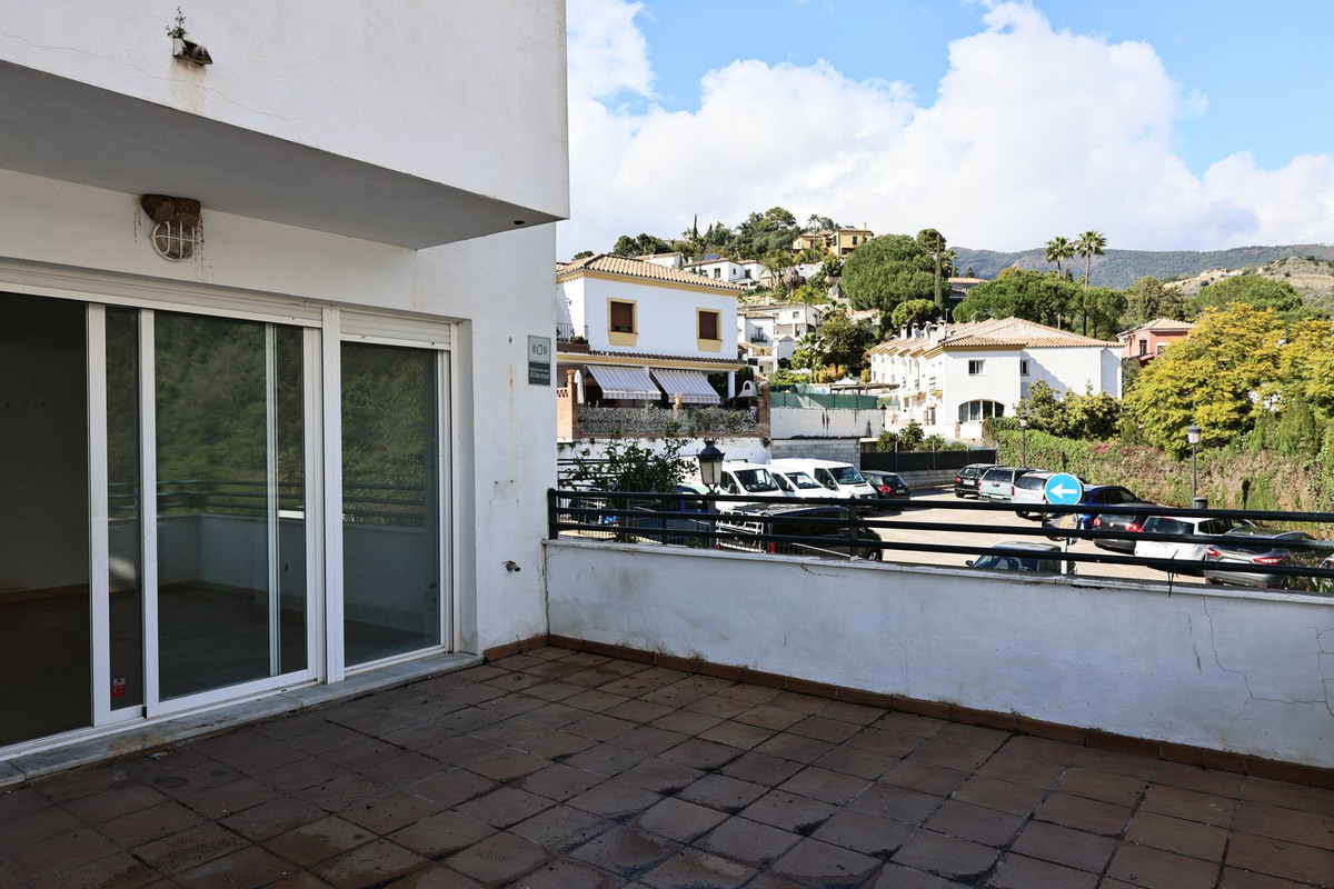 https://cdn.resales-online.com/public/336lq0k5vc/properties/d0326edd040511f08cfb02e0405b089b/w1200/1-7980e48d732b6fc85c14b43b94d2aa54.jpg?v=1742312920