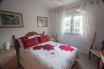 https://cdn.resales-online.com/public/52s7dga2bh/properties/d7cf30991e9c11f0ad0102e0405b089b/w1200/19-d0ed7da2012a09046d307c195d98e7d6.jpg?v=1745236037