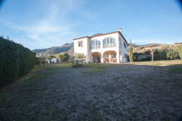 https://cdn.resales-online.com/public/52s7dga2bh/properties/d7cf30991e9c11f0ad0102e0405b089b/w1200/2-5bd7b9d04b45e33852eaf0ec6670150d.jpg?v=1745236037