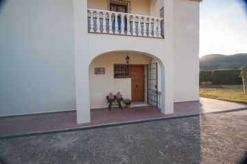 https://cdn.resales-online.com/public/52s7dga2bh/properties/d7cf30991e9c11f0ad0102e0405b089b/w1200/6-241328e1bcc9c0d8ce1222beb6c967a8.jpg?v=1745236037